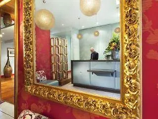 ルーヴル ボン アンファン ホテル パリ
