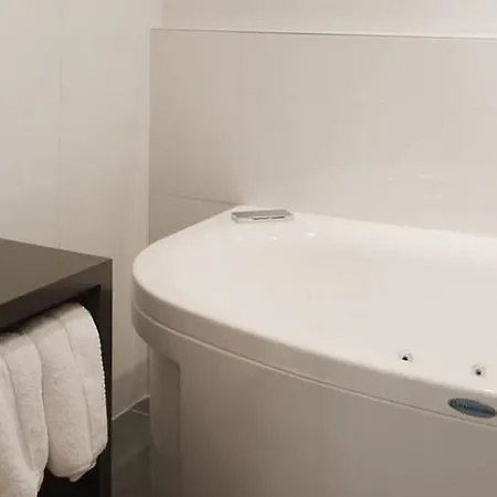 Louvre Bons Enfants Paris