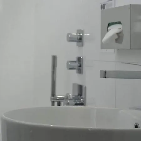 لوفر بونز أونفو 3* باريس