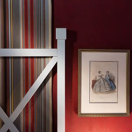 Louvre Bons Enfants Hotel