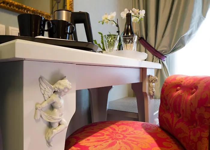 Hotel Louvre Bons Enfants 3*