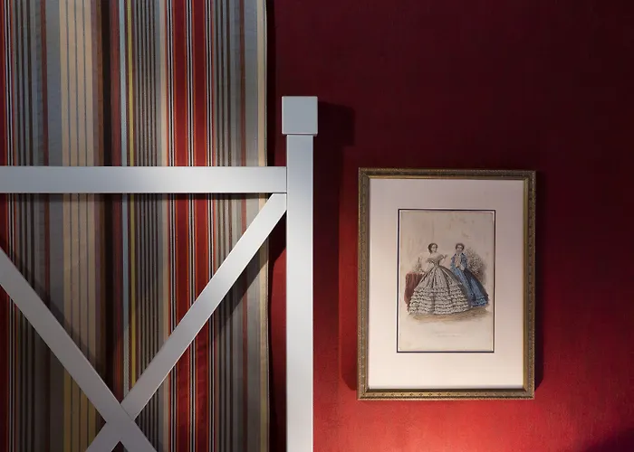 Louvre Bons Enfants Hotel