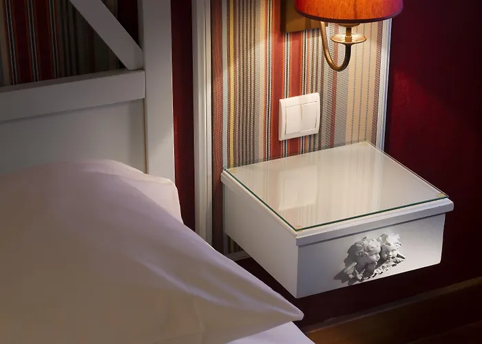 Louvre Bons Enfants Hotel París